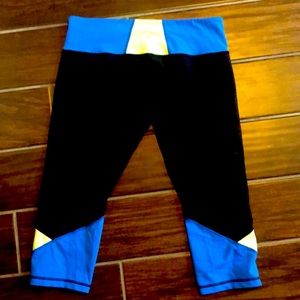 Lululemon yoga pants capris